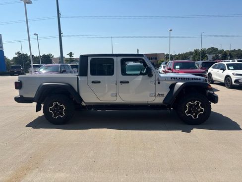 Used 2022 Jeep Gladiator Rubicon w/ Cold Weather Group AWD/4WD image 4