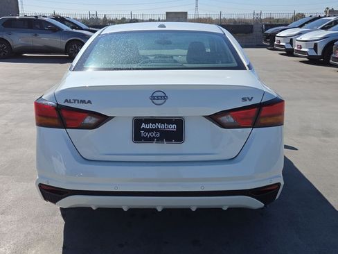 Used 2024 Nissan Altima 2.5 SV FWD image 6