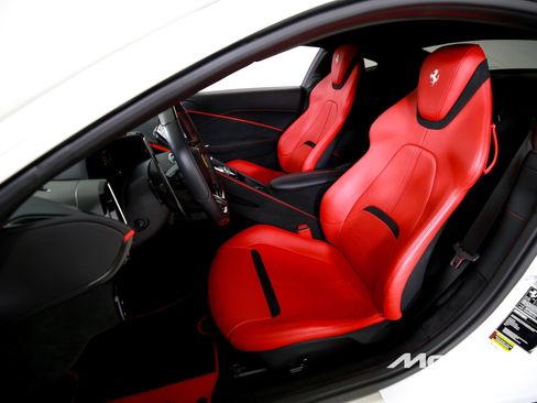 Used 2023 Ferrari Roma image 10