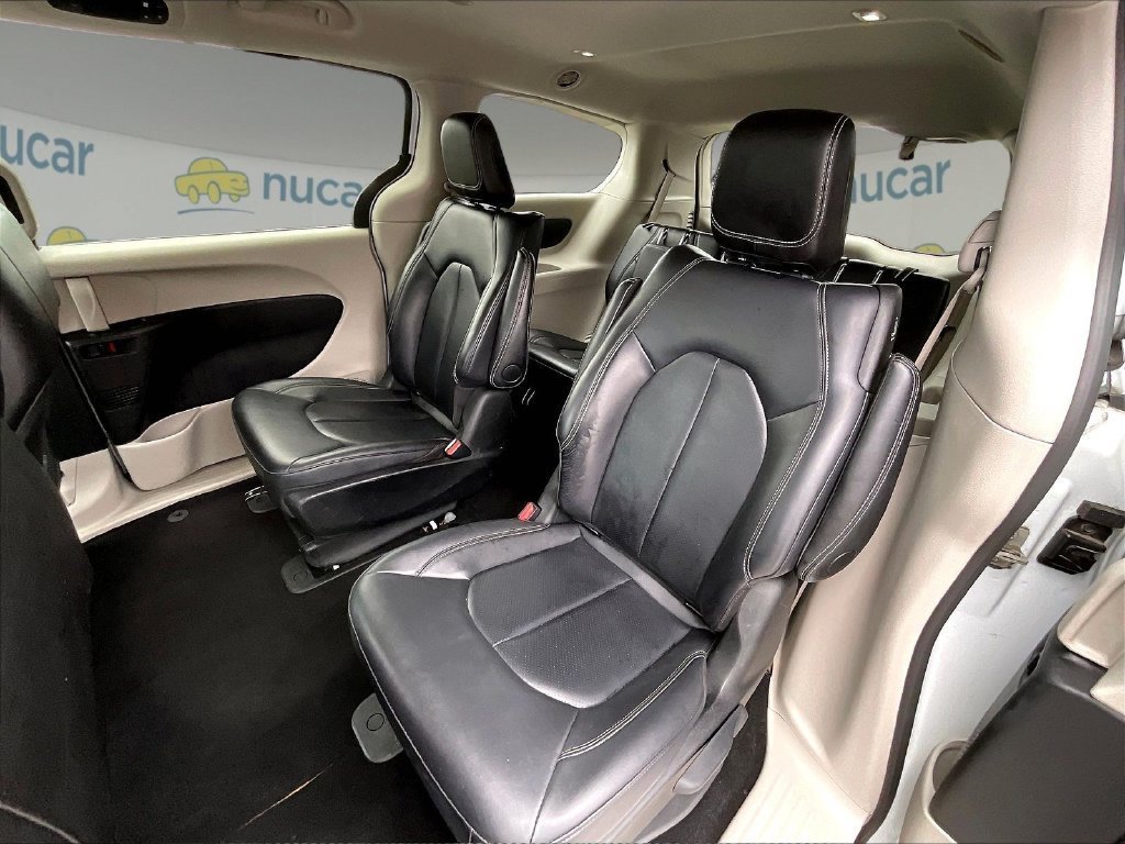 Used 2024 Chrysler Pacifica Limited FWD image 14