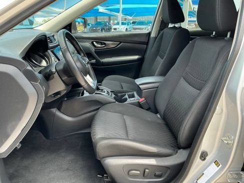 Used 2020 Nissan Rogue SV FWD image 10
