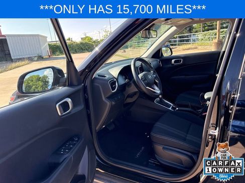 Used 2024 Hyundai Venue SEL FWD image 9