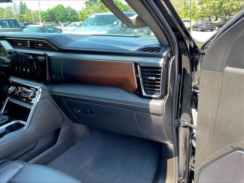 Used 2023 GMC Sierra 1500 Denali w/ Technology Package AWD/4WD image 13