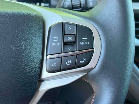Used 2026 Ford Explorer Active AWD/4WD image 25