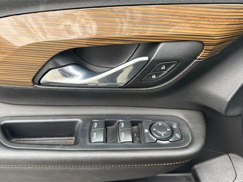 Used 2020 GMC Terrain SLE w/ Elevation Edition image 11