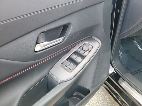New 2026 Nissan Sentra SR w/ Floor Mat Package FWD image 15
