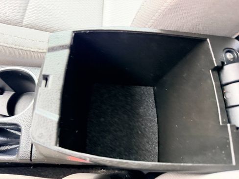 Used 2015 Toyota Corolla LE FWD image 43