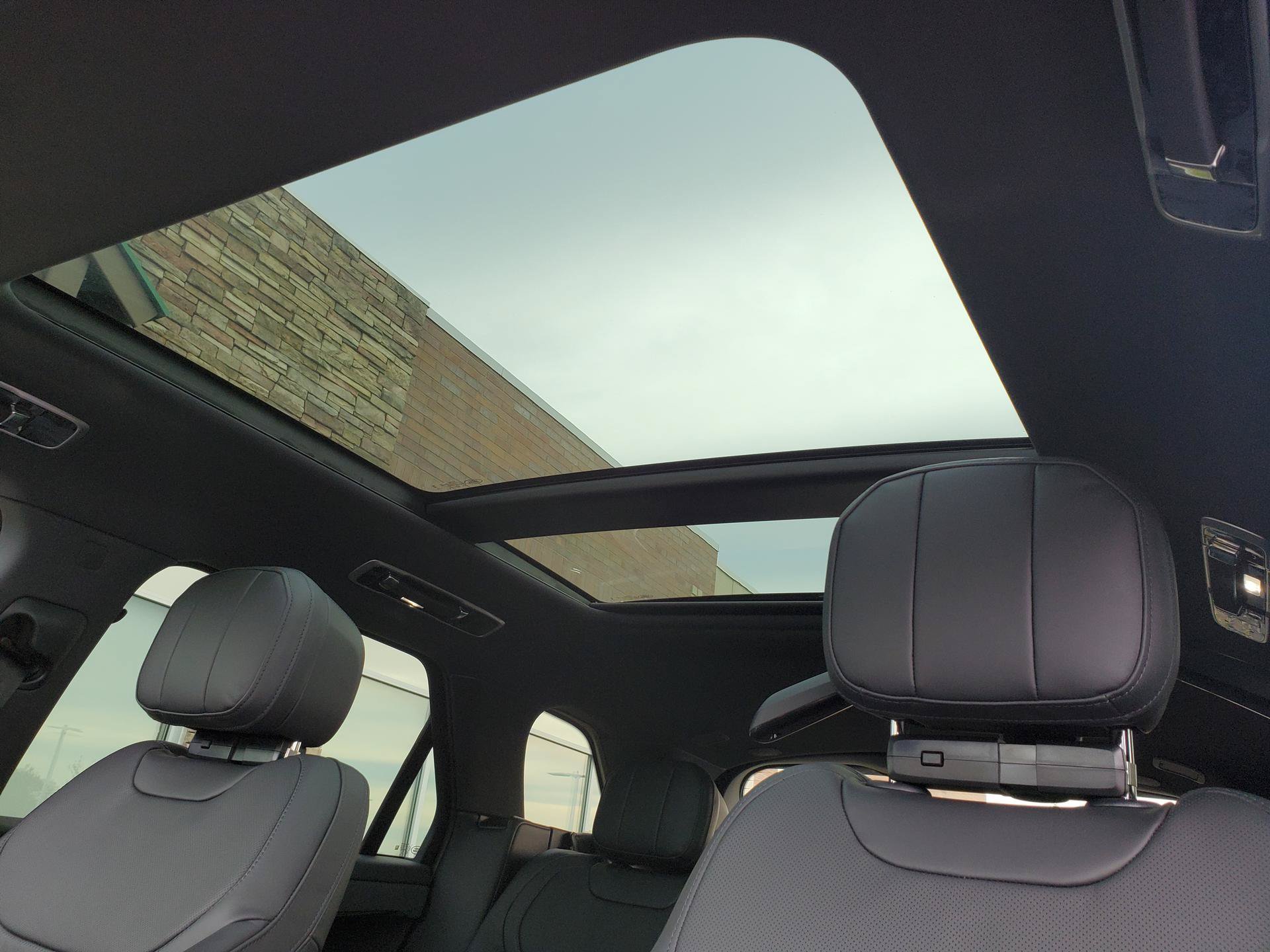 New 2027 Land Rover Range Rover Sport Dynamic SE AWD/4WD image 16