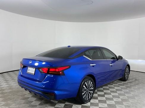 Used 2025 Nissan Altima 2.5 SV FWD image 5