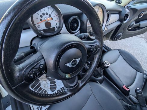 Used 2011 MINI Cooper Hardtop image 11