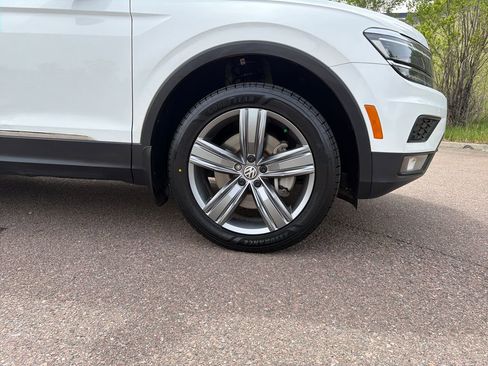 Used 2019 Volkswagen Tiguan SEL Premium AWD/4WD image 36