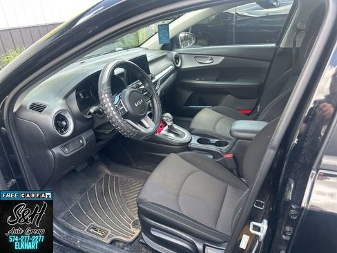 Used 2023 Kia Forte LXS FWD image 11