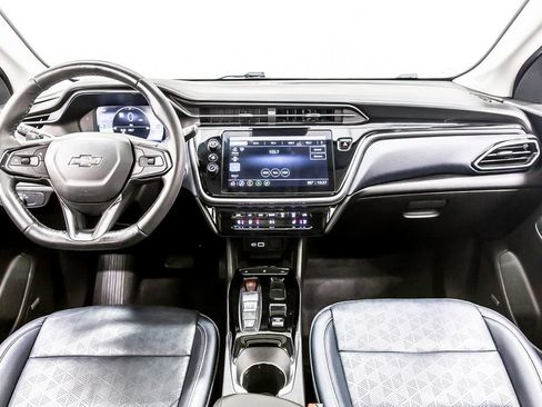 Used 2022 Chevrolet Bolt EUV Premier w/ Sun & Sound Package FWD image 16