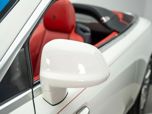 Used 2017 Rolls-Royce Dawn image 25