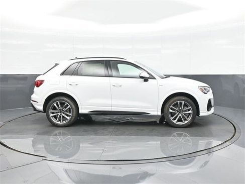 New 2025 Audi Q3 2.0T Premium image 8