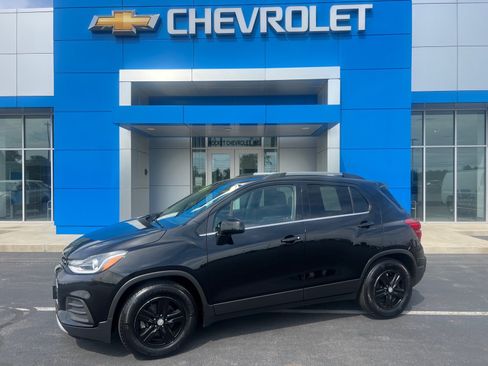 Used 2019 Chevrolet Trax LT FWD image 1