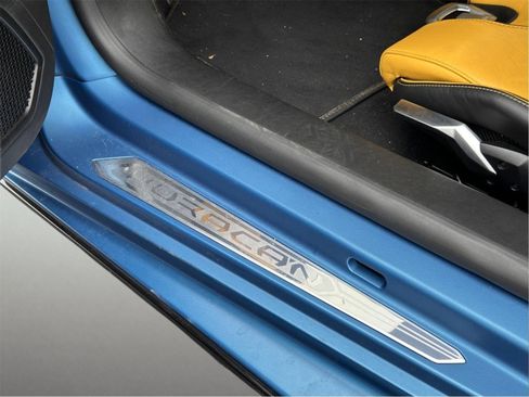 Used 2020 Lamborghini Huracan EVO RWD image 48