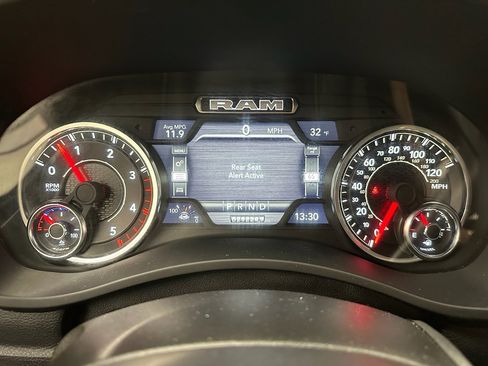 Used 2024 RAM 2500 Laramie w/ Safety Group image 31