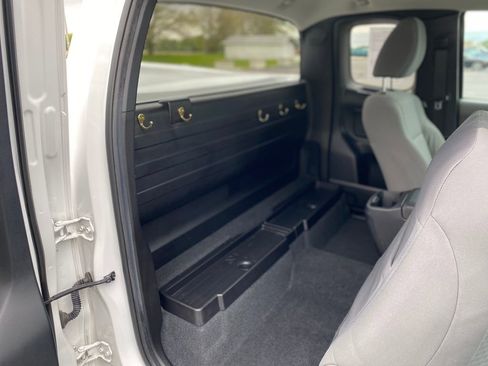 Used 2021 Toyota Tacoma SR RWD image 15