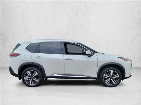Used 2023 Nissan Rogue SL w/ SL Premium Package FWD image 4