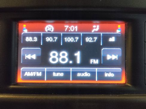 Used 2020 Dodge Journey SE w/ Blacktop Package FWD image 25