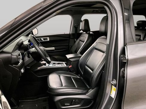 Used 2021 Ford Explorer XLT w/ Equipment Group 202A AWD/4WD image 24