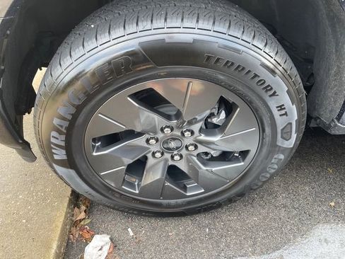 Used 2024 Ford F150 Lightning XLT image 6