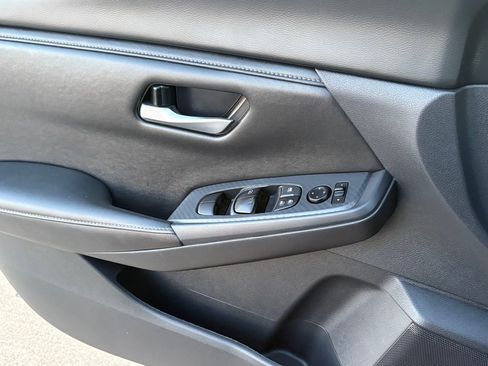 Certified 2025 Nissan Sentra SV image 27