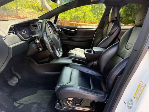 Used 2016 Tesla Model X 90D image 29