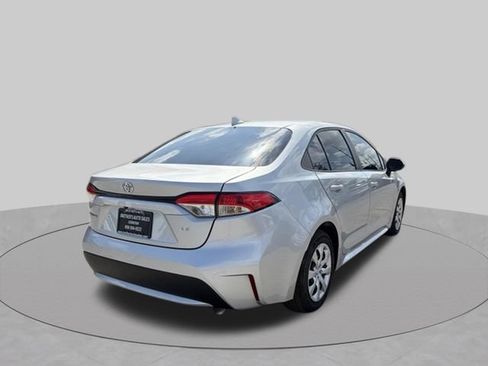 Used 2022 Toyota Corolla LE FWD image 6