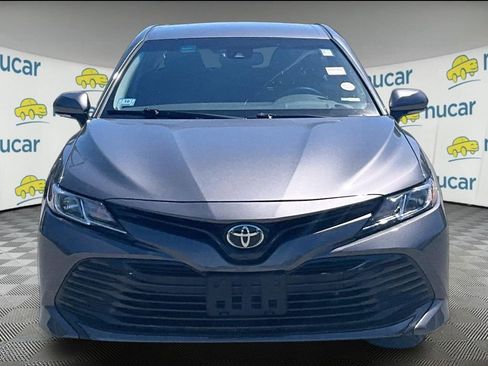 Used 2018 Toyota Camry LE w/ Convenience Package FWD image 2