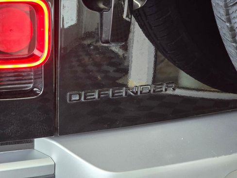 Used 2025 Land Rover Defender 110 S AWD/4WD image 13