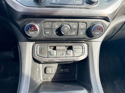 Used 2023 GMC Acadia AT4 w/ Technology Package image 16