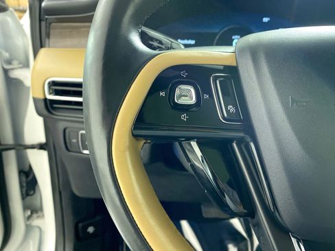 Used 2021 Lincoln Corsair Reserve w/ Equipment Group 201A image 12