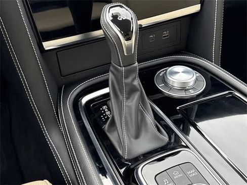 Certified 2024 INFINITI QX80 Premium Select w/ All-Season Package image 18