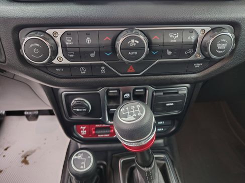 New 2026 Jeep Wrangler Unlimited Sport image 32