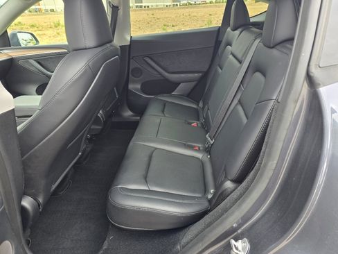 Used 2023 Tesla Model Y Long Range AWD/4WD image 13