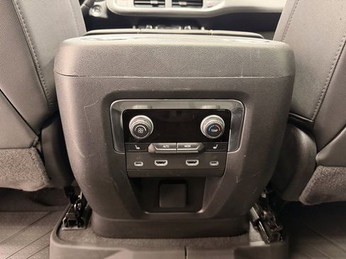 Used 2024 Chevrolet Tahoe Premier image 20