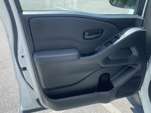 Used 2022 Nissan Frontier S w/ Technology Package image 12