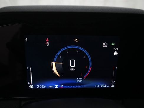 Used 2025 Chevrolet TrailBlazer LT image 2