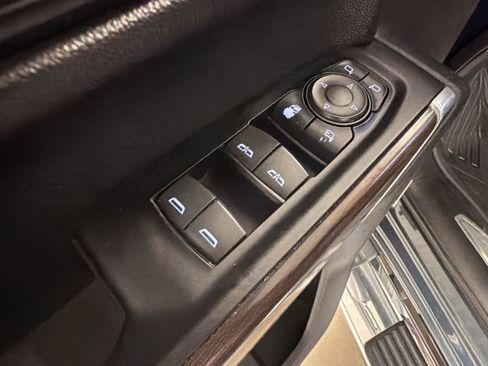 Used 2019 GMC Sierra 1500 SLT w/ SLT Premium Package image 11