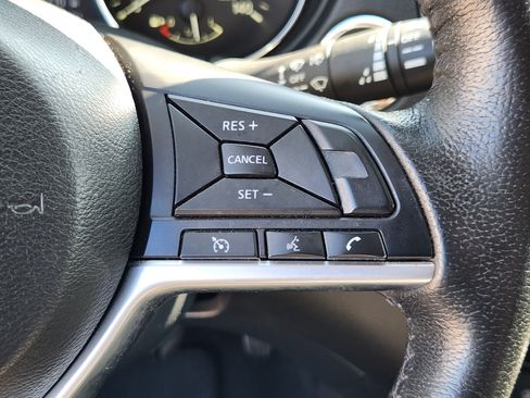 Used 2019 Nissan Rogue SV FWD image 23
