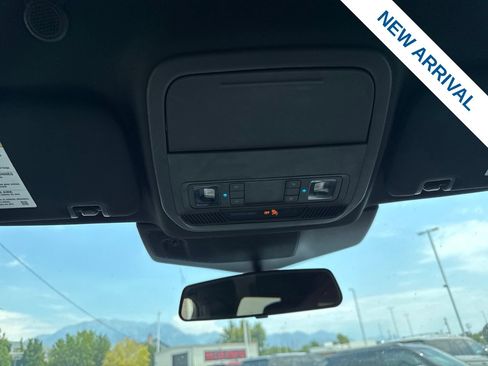 Used 2020 Ford Explorer XLT w/ Equipment Group 202A AWD/4WD image 28