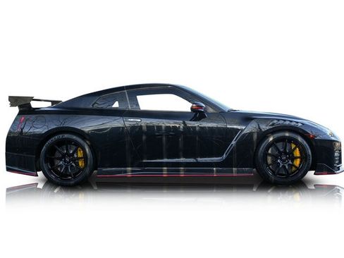Used 2023 Nissan GT-R NISMO w/ Floor Mat Package AWD/4WD image 2