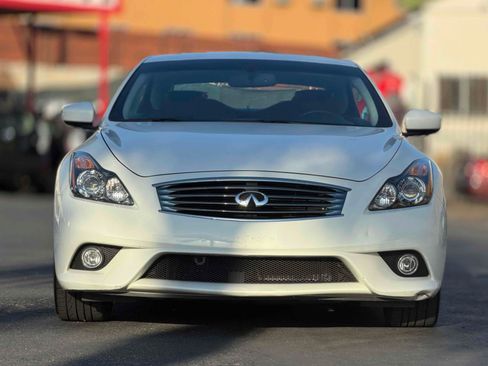 Used 2014 INFINITI Q60 Convertible w/ Premium Package RWD image 3