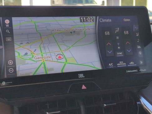 Used 2021 Toyota Venza Limited image 22