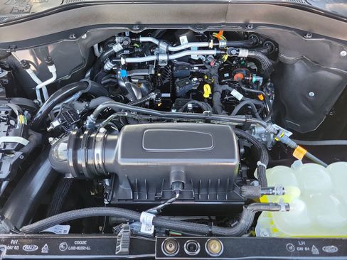 Used 2024 Ford Explorer XLT w/ Equipment Group 202A image 30