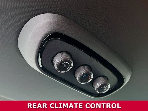 Used 2025 Dodge Durango R/T image 28