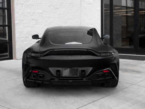 Used 2025 Aston Martin V8 Vantage Coupe image 29