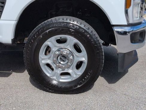 Certified 2025 Ford F250 XLT w/ FX4 Off-Road Package AWD/4WD image 11